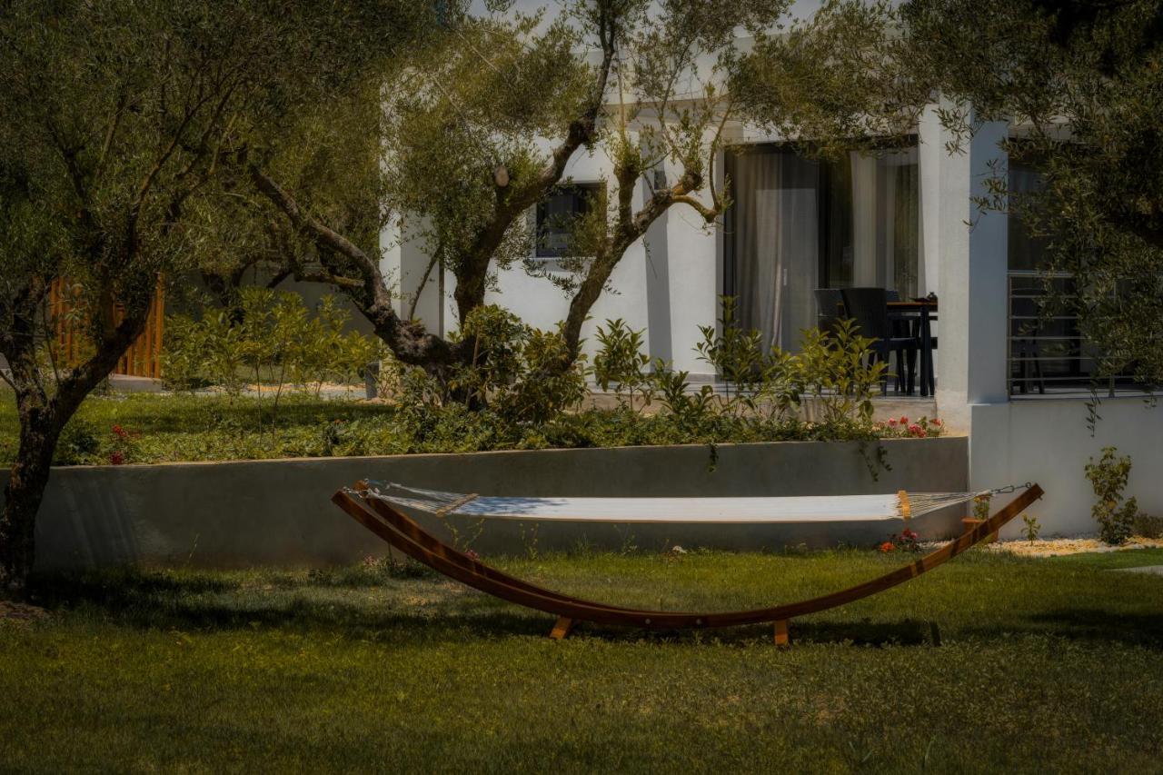 Johnny's White Luxury Villa *