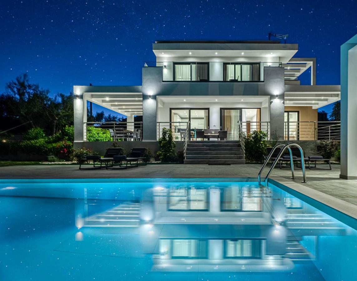 Johnny's White Luxury Villa